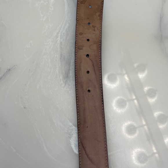 Men’s Leather Signature Gucci Belt - Picture 5 of 8